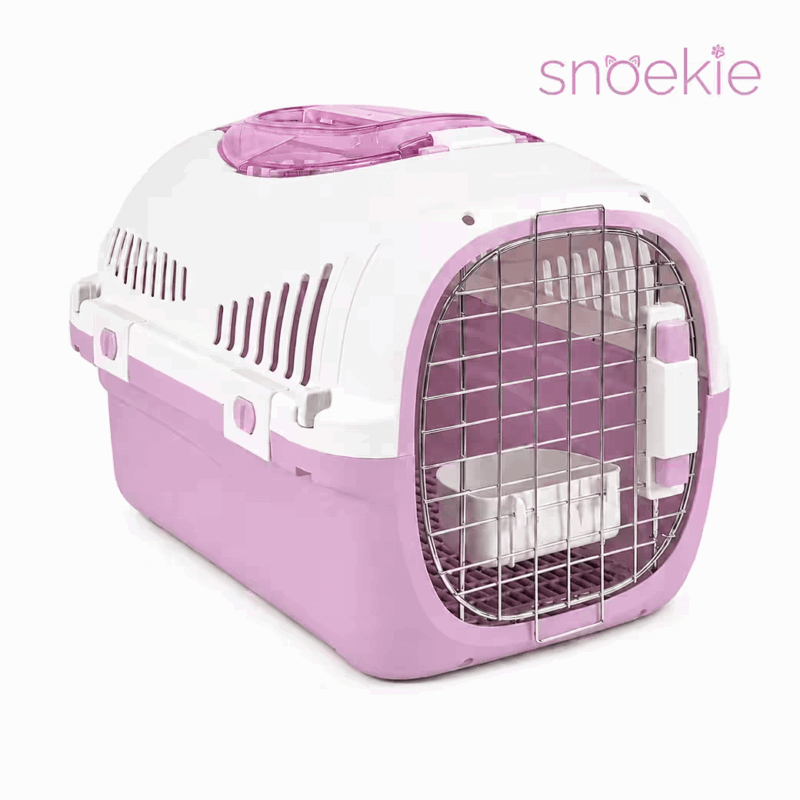 2cd07cae-d46e-4361-af4d-4f06f4aefa79_1040x1040.png SNOEKIE Haustier Transportbox für Katzen & kleine Hunde – Robuste Tierbox mit aufklappbarer Dachöffnung am Tragegriff, Sichere Metalltür, Leicht & Stabil, Ideal für Auto, Reisen & Tierarzt Lila