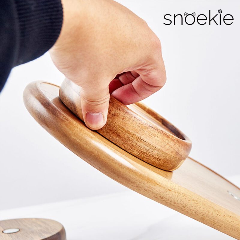 snoekie Erhöhtes Porzellan-Doppelnapfset mit Holzständer – 36.5×19×11 cm, Schrägdesign, Spülmaschinenfest, Hochtemperaturgebrannt