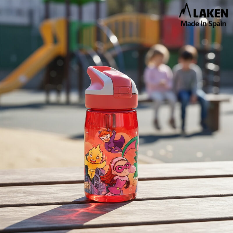 Laken Tritan Trinkflasche 450 ml – Kinderflasche mit Sicherheitsverschluss und Klappdeckel – Auslaufsicher SUMMIT SUPER HEORES