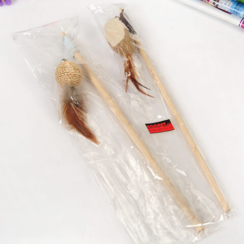 TB2 (2) Snoekie Holz-Katzenspielzeug