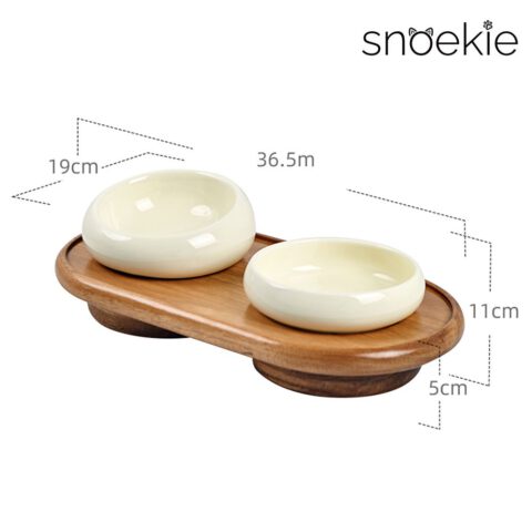 snoekie Erhöhtes Porzellan-Doppelnapfset mit Holzständer – 36.5×19×11 cm, Schrägdesign, Spülmaschinenfest, Hochtemperaturgebrannt